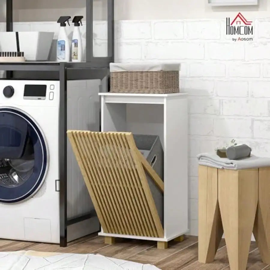 Mueble de baño con cesta de bambú