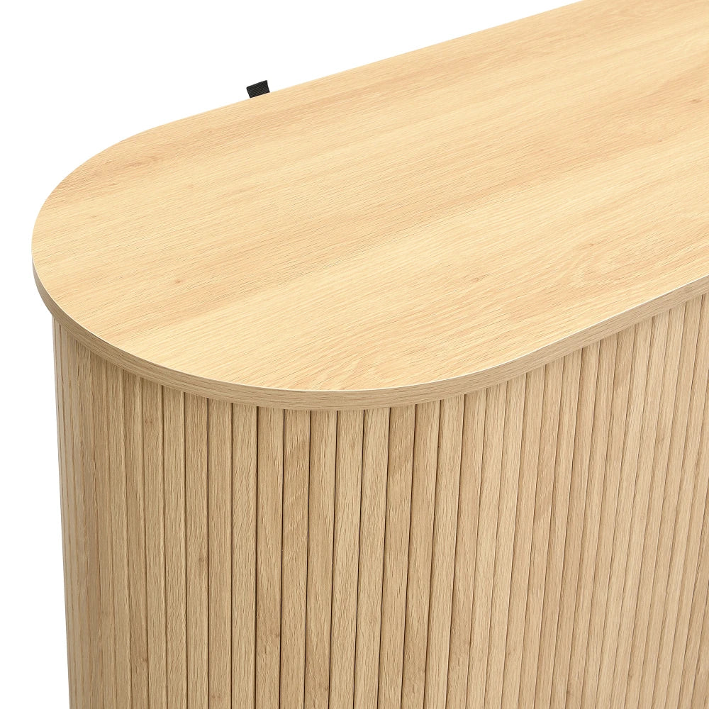 Aparador con puertas enrollables