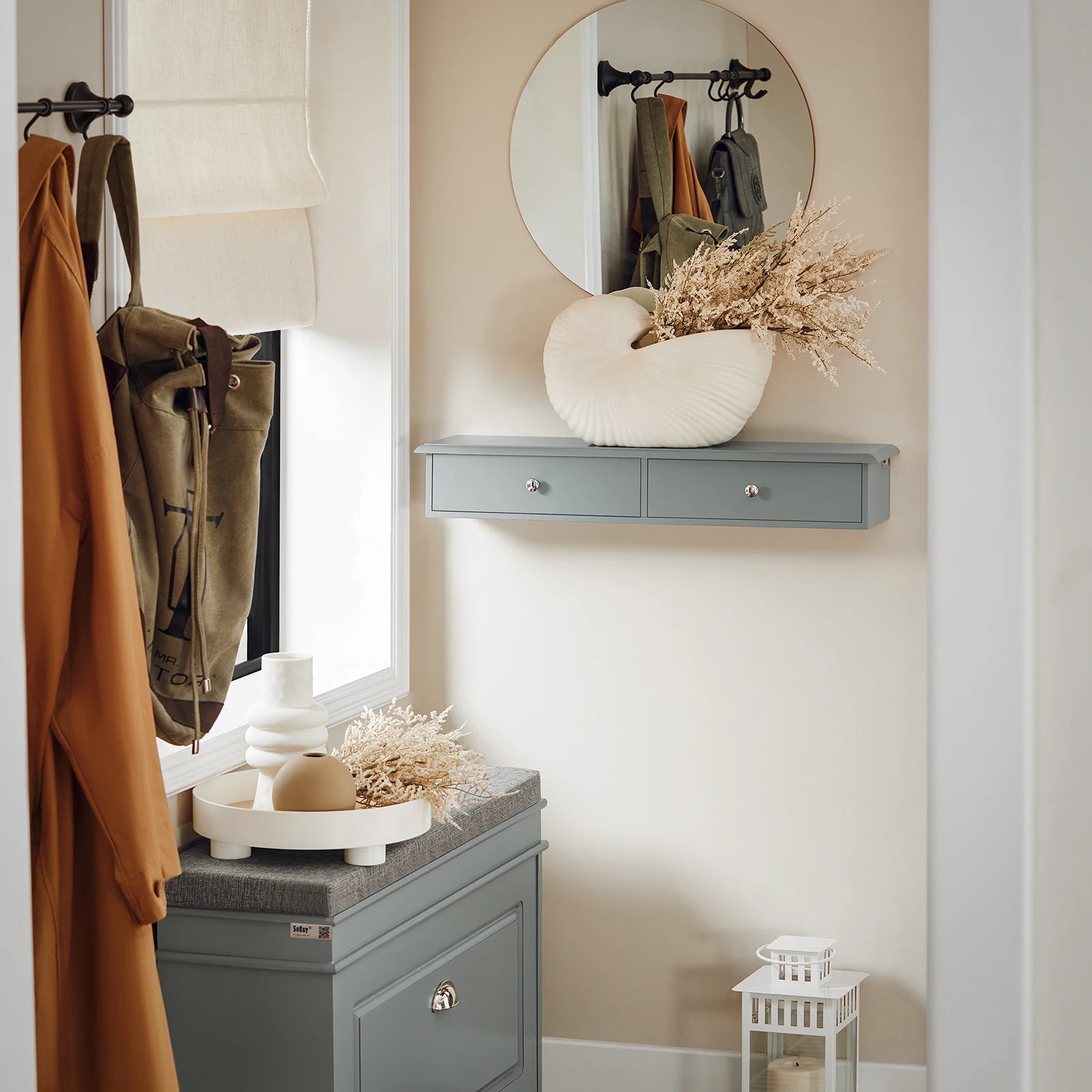 Estante gris con cajones